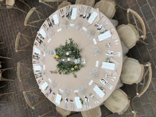 Krzesła BOHO + okrągłe stoły - widok z góry